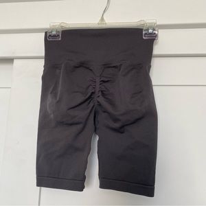 Grey booty scrunch shorts